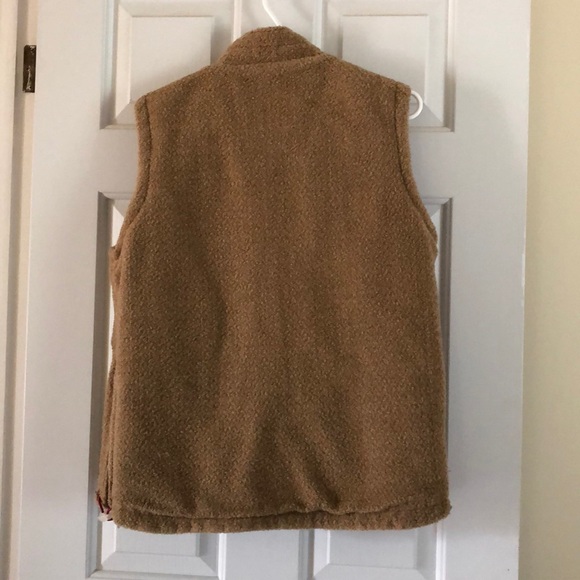 Reversible red/tan vest - Picture 6 of 14